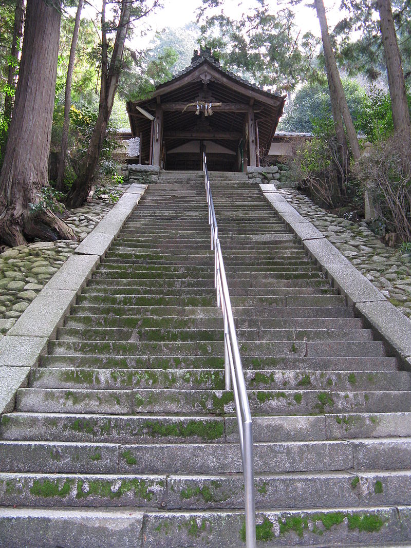 800px-Takemikumari-jinja1.jpg