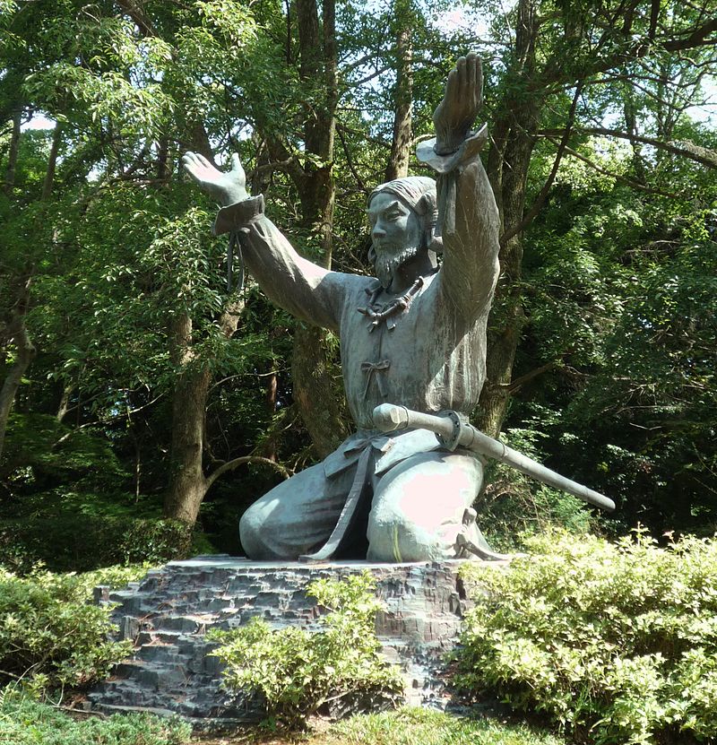 800px-Ōkuninushi_Bronze_Statue.jpg