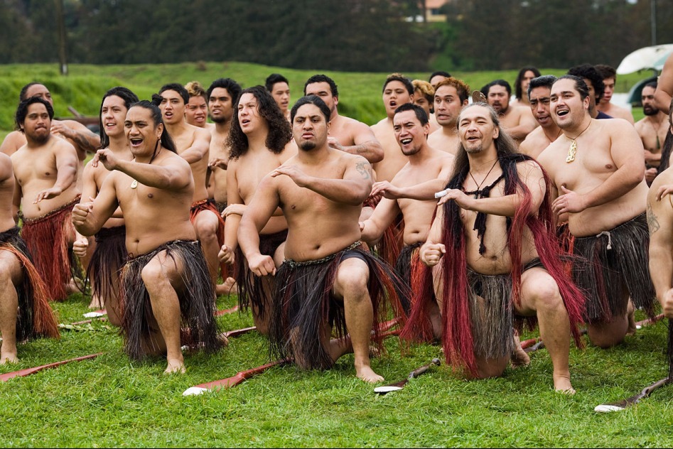 1280px-New_Zealand_-_Maori_rowing_-_8449.jpg