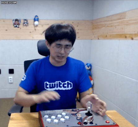 16703137acf4cc7b8.gif