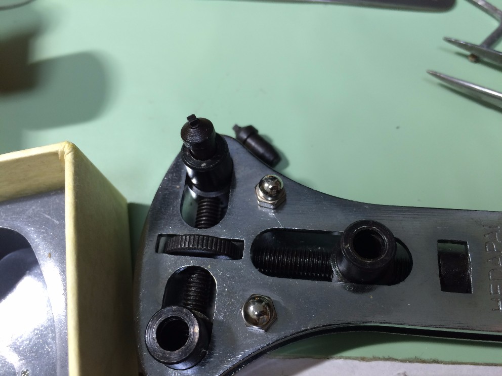 세이코 투나 사파이어크리스탈로 교체하기!_19.jpg