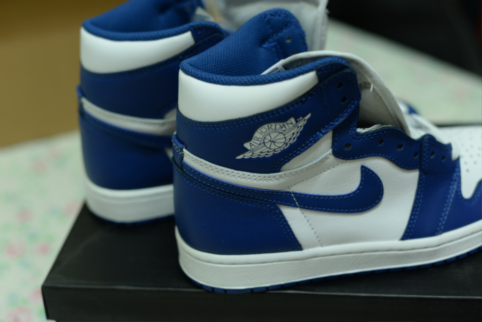 나이키 에어조던 1 레트로 하이 OG 스톰블루_7.jpg