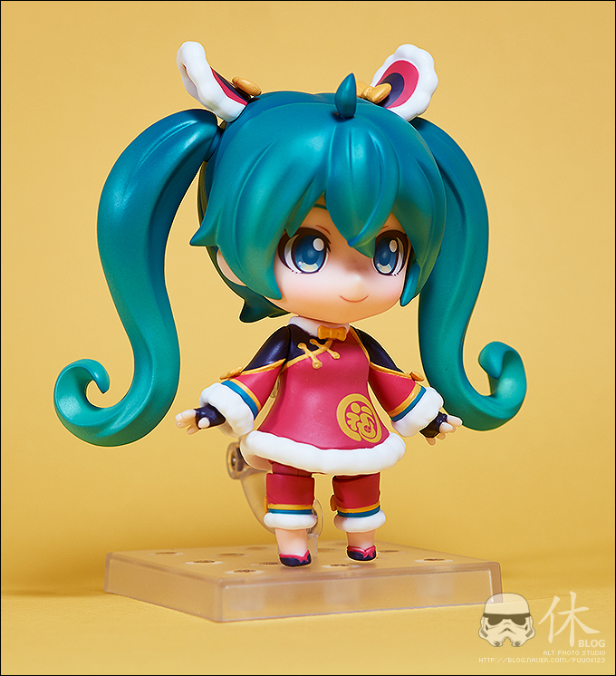 Nendoroid_lion_miku_5.jpg