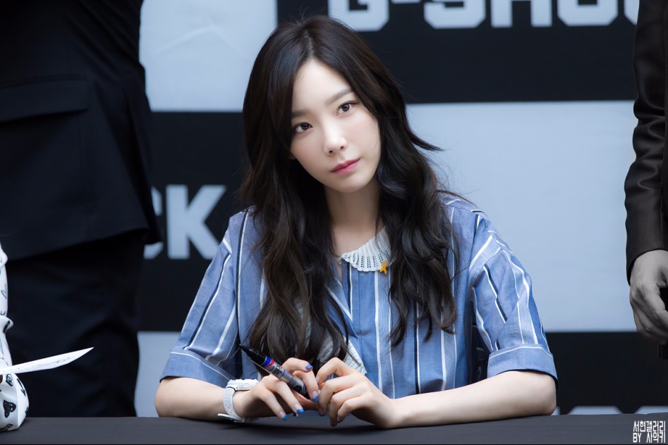 [PIC][16-04-2017]TaeYeon – Sunny – Tiffany – HyoYeon và SooYoung tham dự buổi Fansign cho “G-SHOCK CRAZY TOUGHNESS” vào chiều nay - Page 8 15b7b82b265403d5