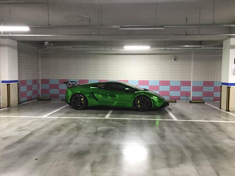 와 이 스포츠카 주차한거보소 미친거 아니냐 ㅋㅋㅋ.jpg_1.jpg