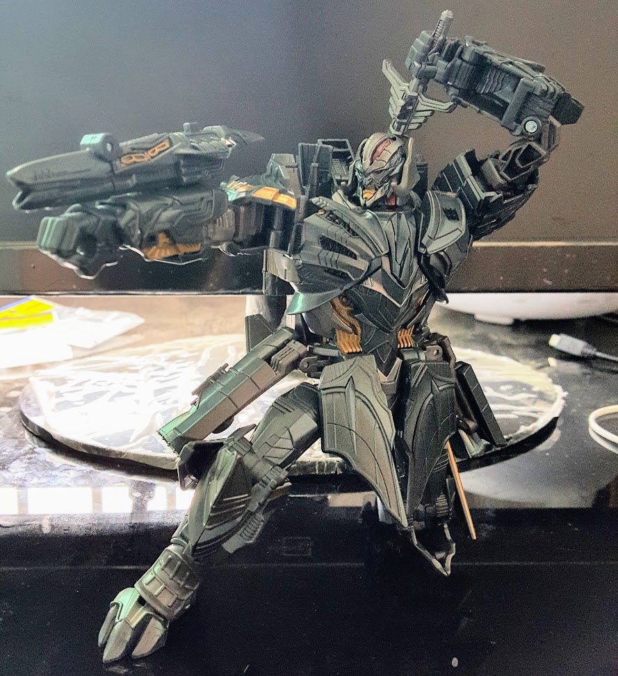 트랜스포머5 보이저 메가트론 액션포즈사진 찍어봤습니다