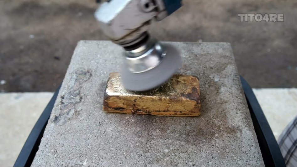 Making 5 Pound Brass Ingot From Bullet Shells - from YouTube.mp4_20170715_214034.062.jpg