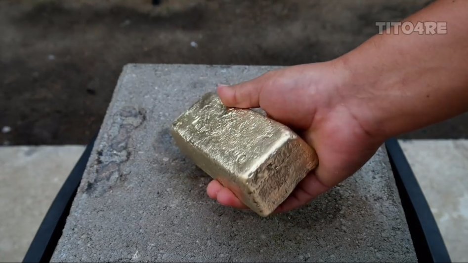 Making 5 Pound Brass Ingot From Bullet Shells - from YouTube.mp4_20170715_214048.984.jpg