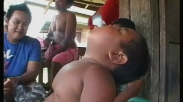 한때 인터넷에 유명했던 담배피는 꼬마 근황.jpg_3.jpg