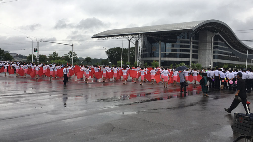 북한, ICBM급 발사 성공 축하 퍼레이드 위해 수천명 동원4.png