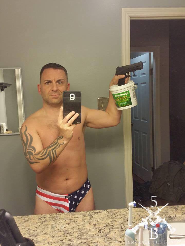 천조국의 흔한 총기 인증.jpg_3.jpg