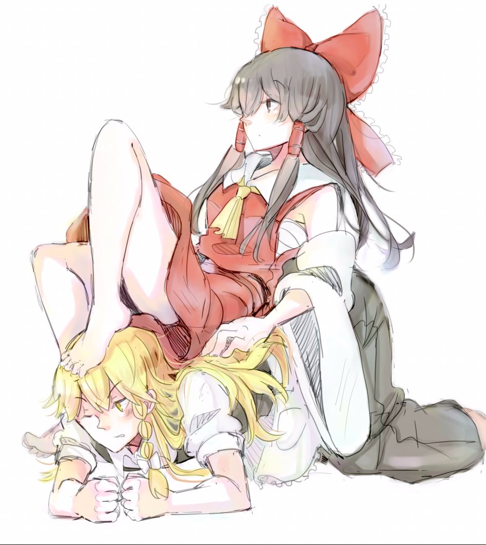 __hakurei_reimu_and_kirisame_marisa_touhou_drawn_by_ying_suetmo__37b08430914cb353a2d516039acec888.jpg