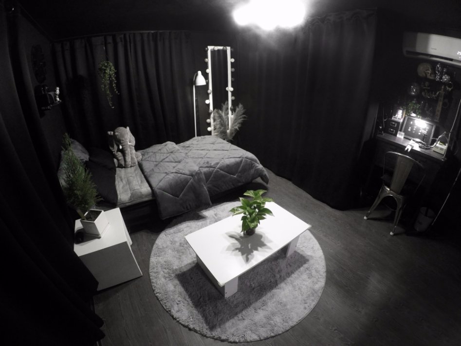 블랙 덕후가 꾸민 암흑의 방_8.jpg