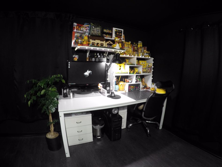 블랙 덕후가 꾸민 암흑의 방_15.jpg