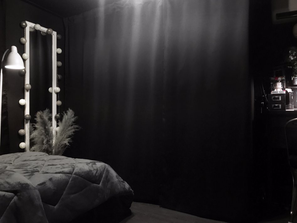 블랙 덕후가 꾸민 암흑의 방_21.jpg