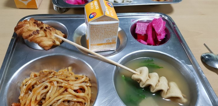 교장 뒷주머니로 들어가는 학교를 본 유게.jpg_3.jpg