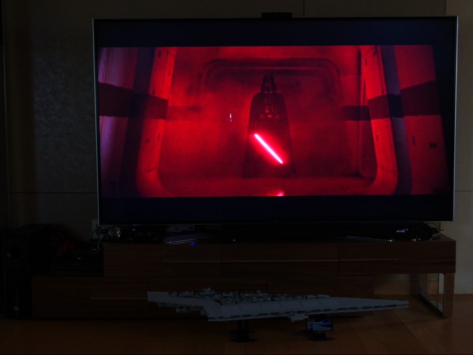 거실과 86인치 TV의 조합입니다._7.jpg