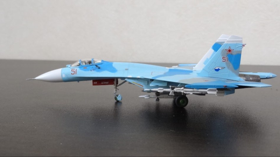 Fin_09_Su27_Left_01.JPG