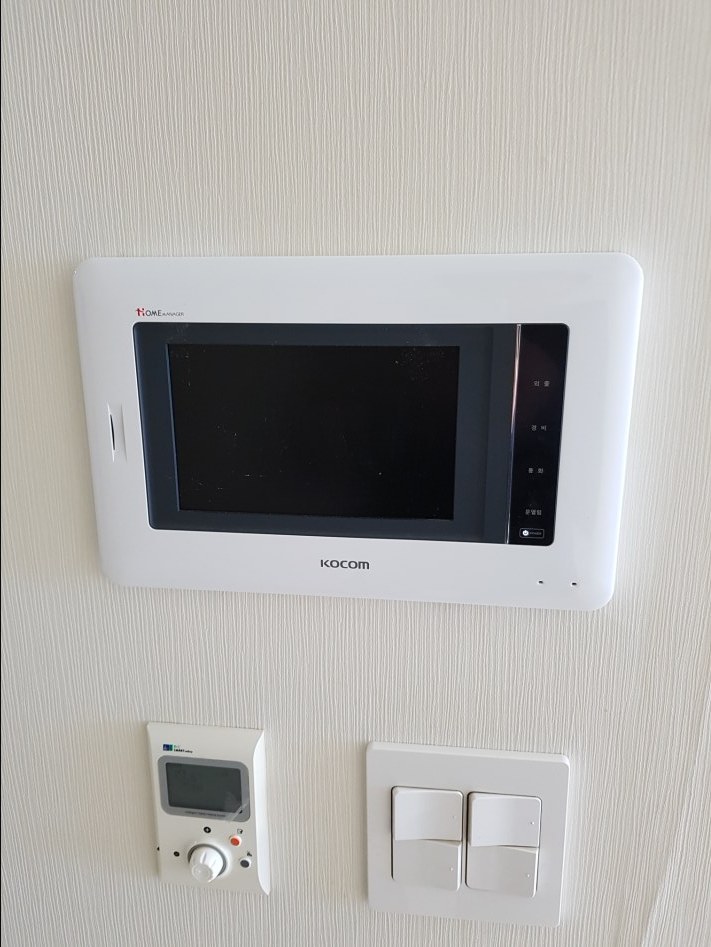 아내와 함께 준비한 사무실_8.jpg