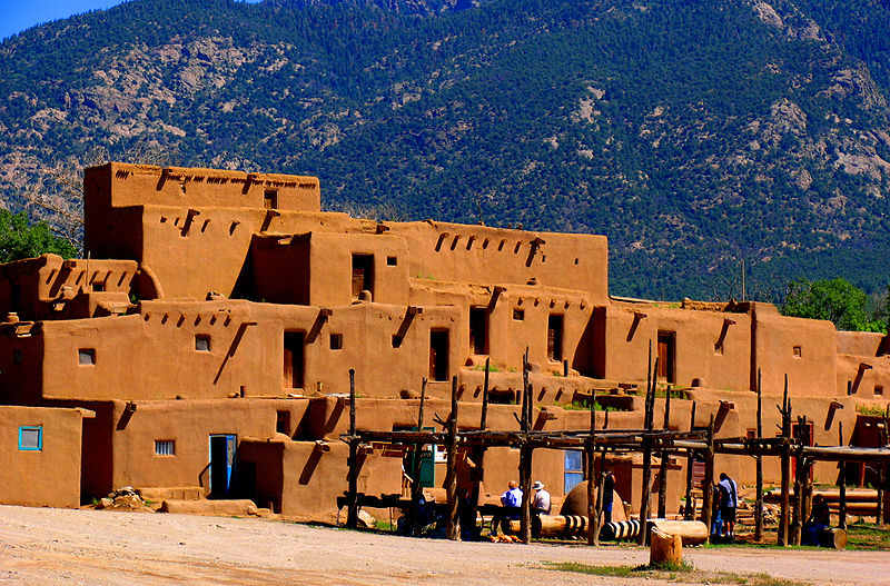 800px-Taos_Pueblo2.jpg