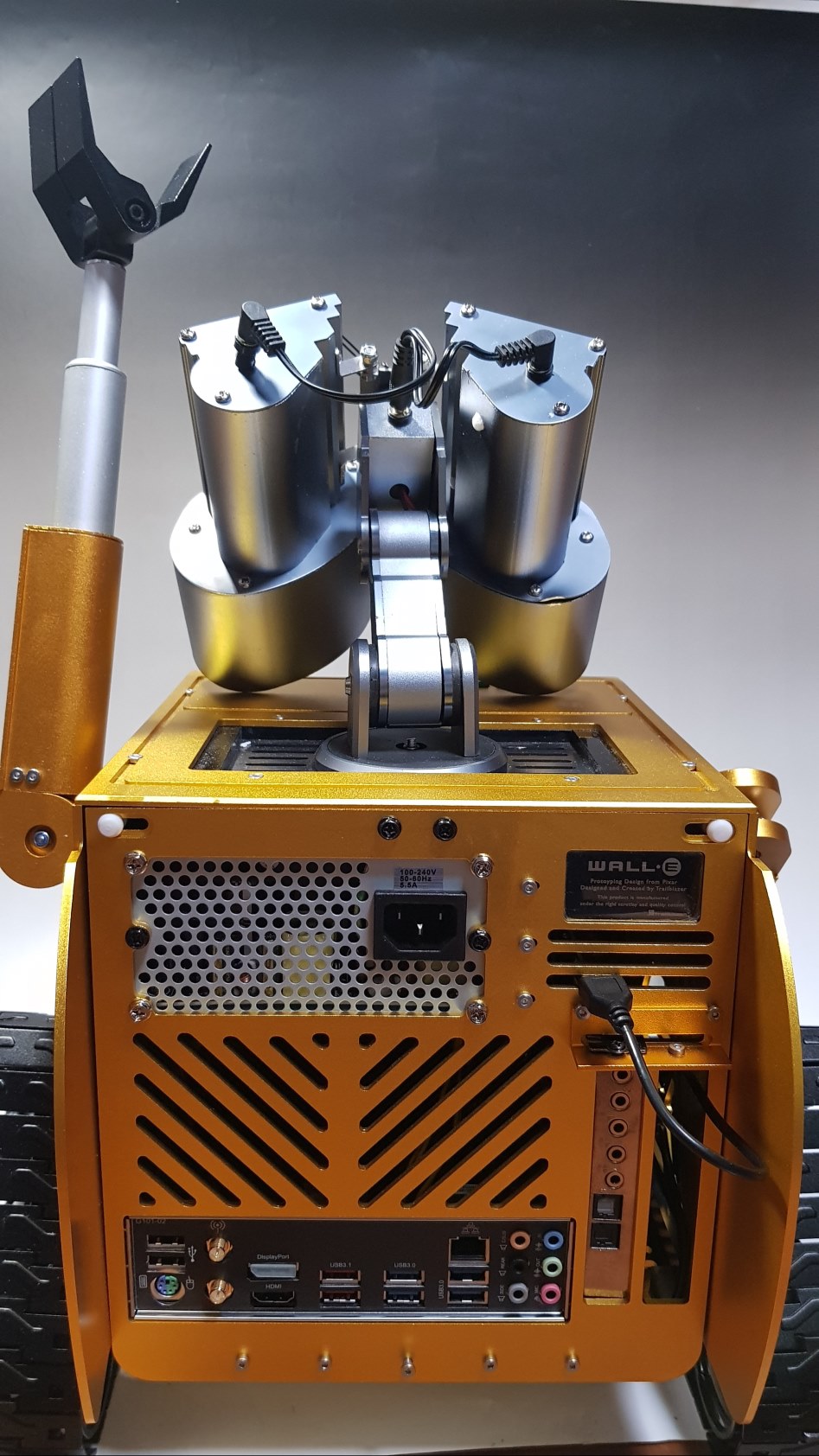 저의 방! 월e pc조립기념 라이젠2200g 및 T VIRUS 메인 구성!_4.jpg