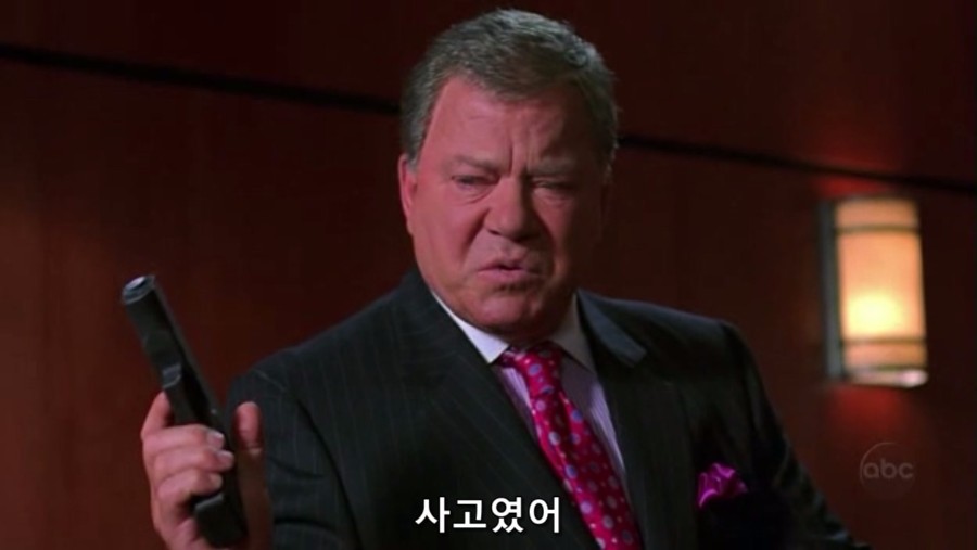 의뢰인을 총으로 쏴버린 변호사.jpg_25.jpg