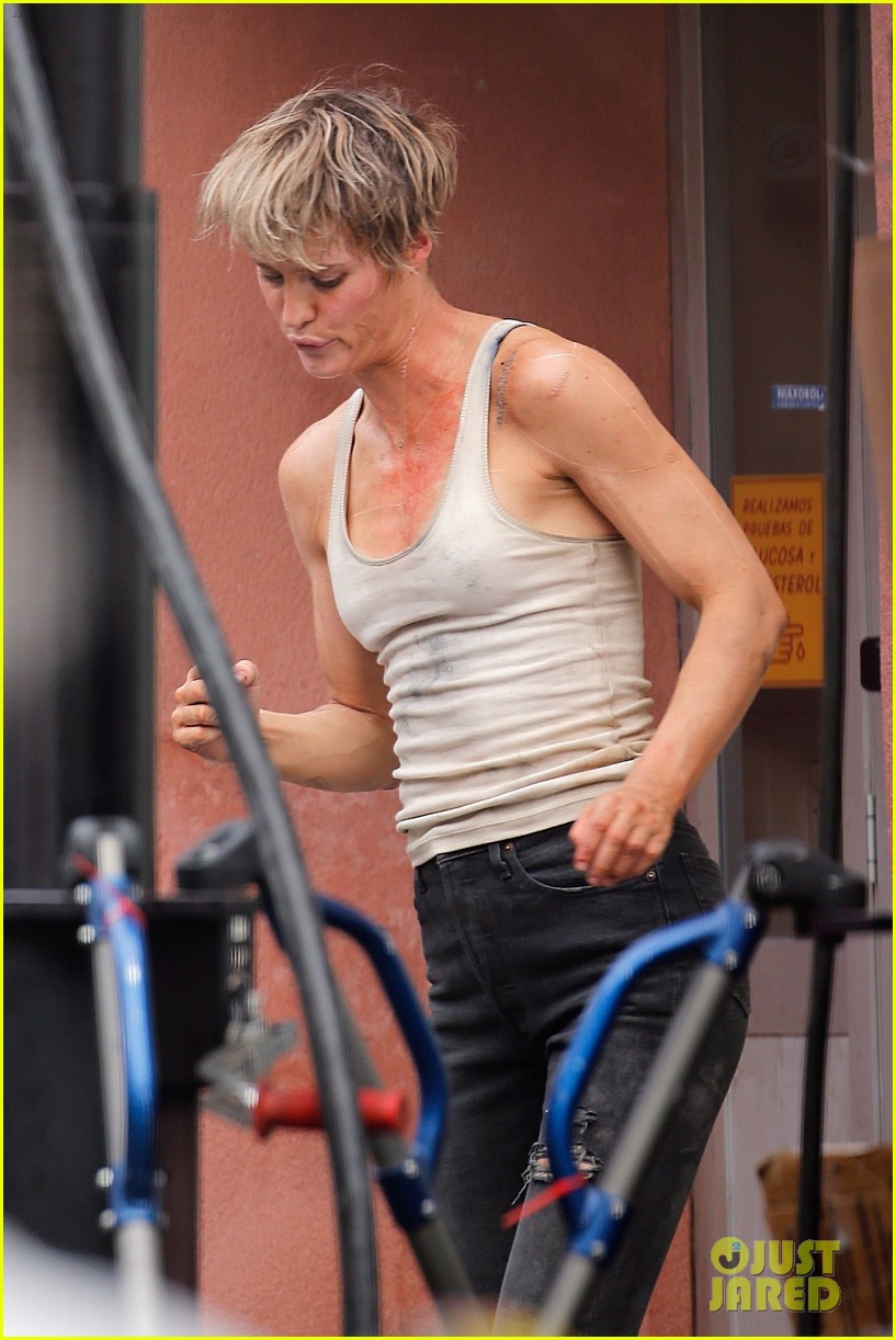 mackenzie-davis-terminator-set-01.jpg