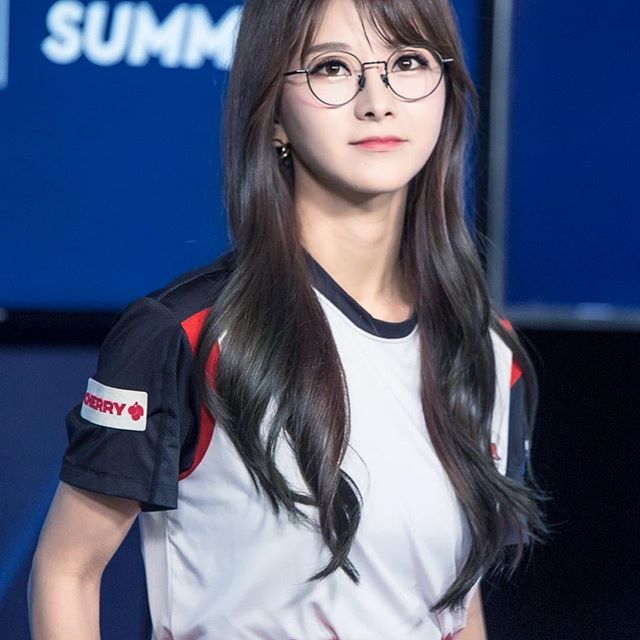 스포티비 최고의 아웃풋! 안경누나!_1.jpg