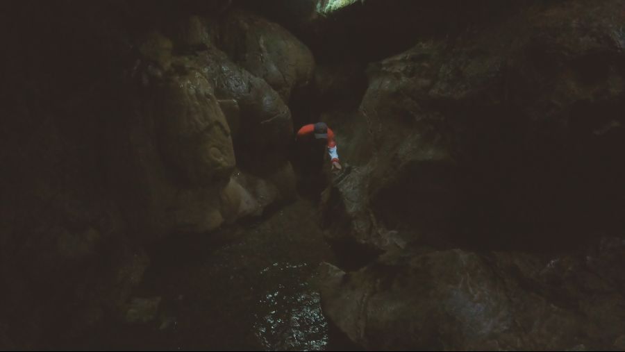 cave04.jpg