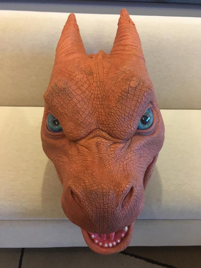 charizard-head-model-from-pokemon-detective-pikachu-photo-cr_yhf1.640.jpg