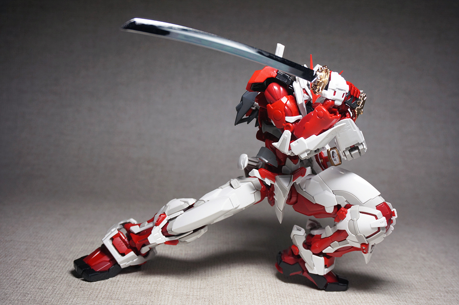 하이레졸루션 건담 아스트레이 레드프레임_62.jpg