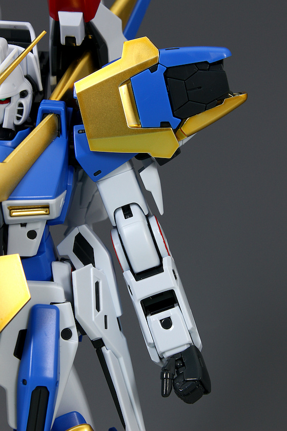 MG V2 어설트 버스터 건담 Ver.Ka 해외 리뷰 3 (스크롤 주의)_46.jpg