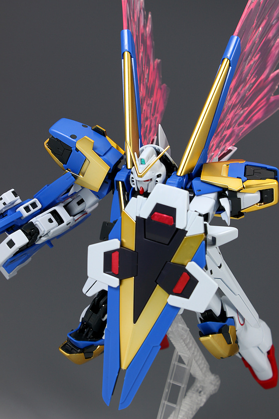 MG V2 어설트 버스터 건담 Ver.Ka 해외 리뷰 3 (스크롤 주의)_127.jpg