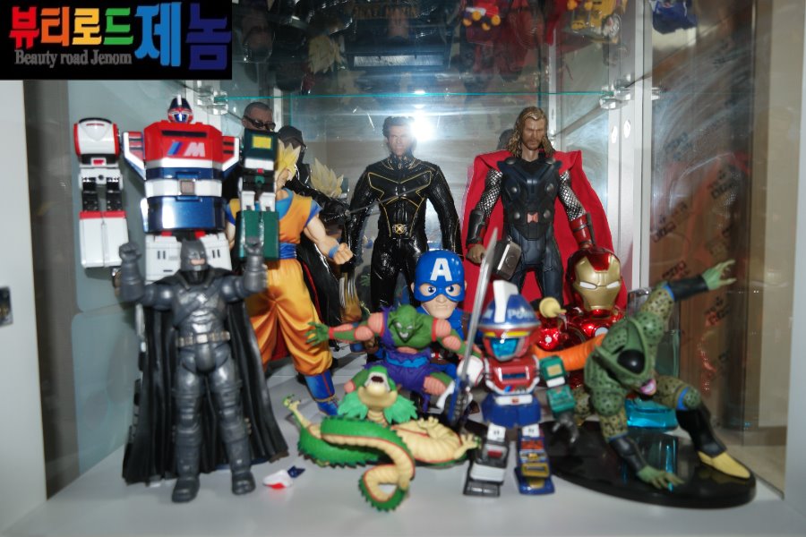 게이밍 전용룸 외관 인테리어 위해서 피규어 장식장 거치 해봣습니다 데이터 주의_3.jpg