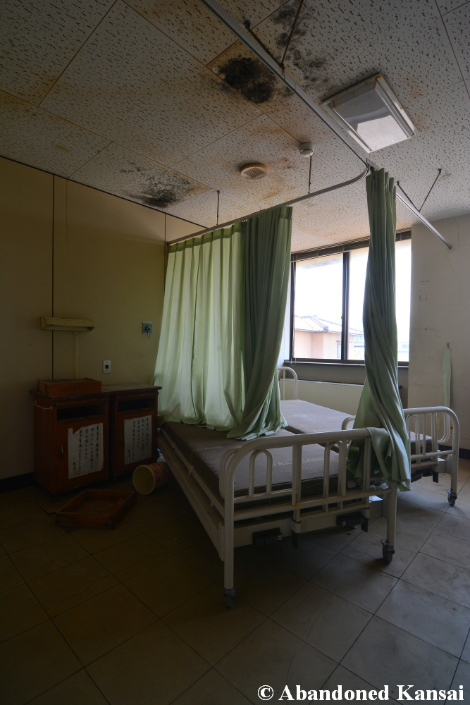 일본의 버려진 해안가 병원🏥 (사진많음)_21.jpg
