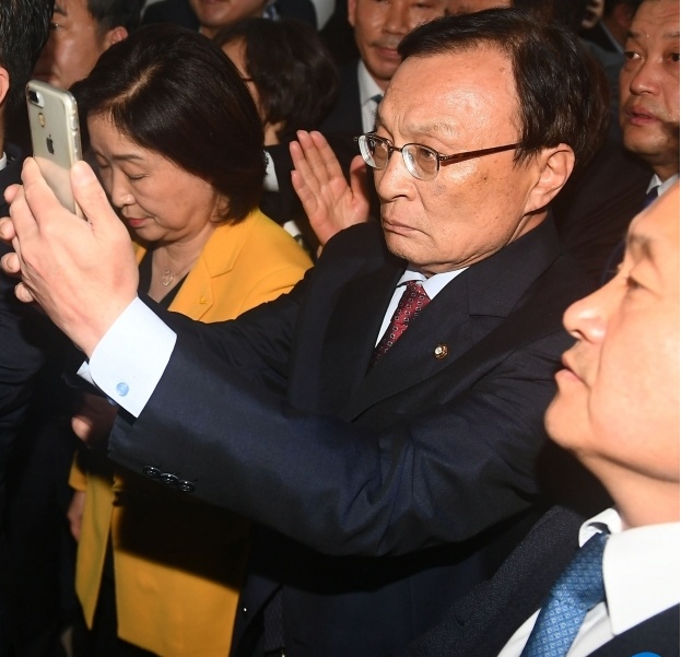 ??? 내가다 스마트폰으로 찍었어!!! 다들 기억해둘꺼야!!!!!_2.jpg