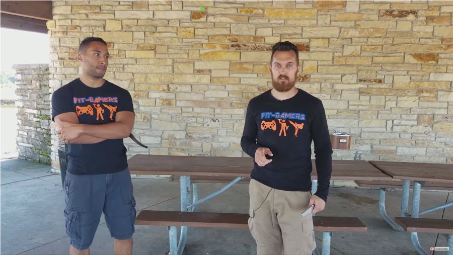 '아저씨'를 본 나이프 파이팅 전문가_2.png