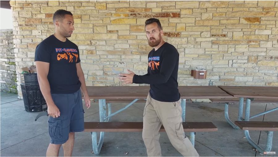 '아저씨'를 본 나이프 파이팅 전문가_4.png