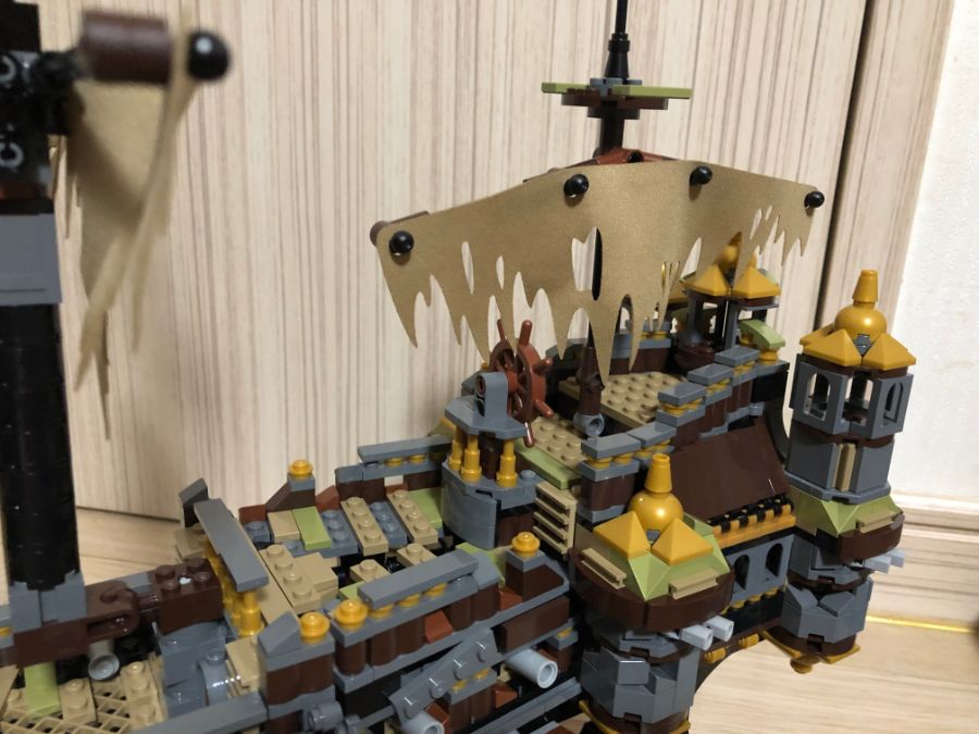 레고 캐리비안의 해적 71042 사일런트 메리호_11.jpg