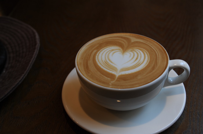 카페에 출현하는 진상.jpg_1.jpg