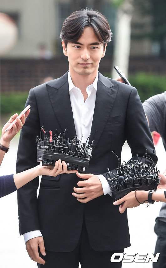 경찰에 출두하면서 멋졌던 연예인.jpg_1.jpg