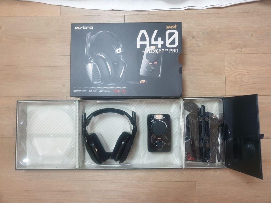 아스트로 A40 + MixAmp 팝니다..jpg