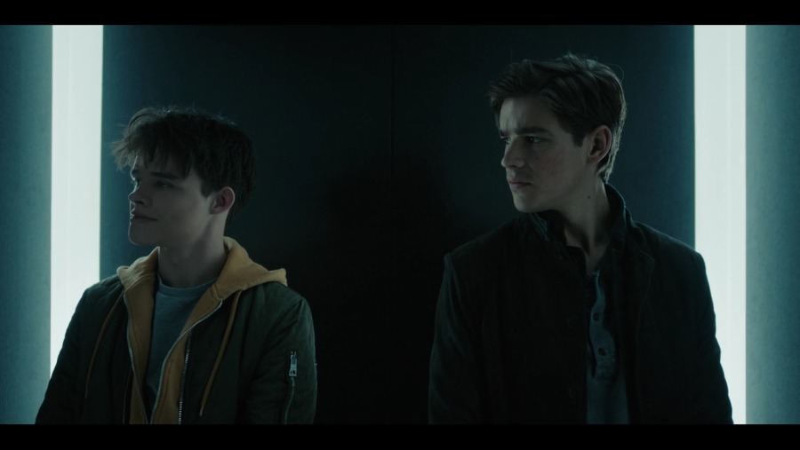 Titans.2018.S01E06.720p.NF.WEB-DL.DDP5.1.x264-NTG.mkv_000570070.png