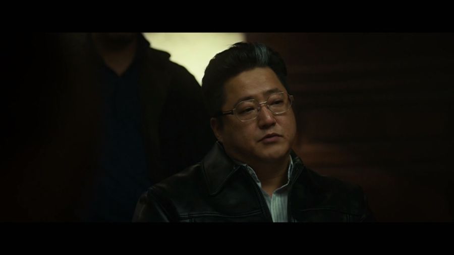 타짜 신의 손 장면_2.jpg