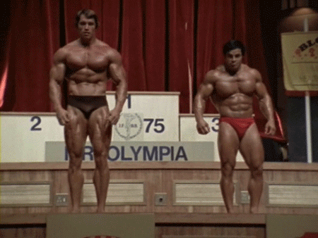 아놀드 슈왈제네거 어린시절 gif_1.jpg