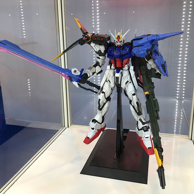 MG FAZZ / PG 퍼펙트 스트라이크 건담 전시사진_6.jpg