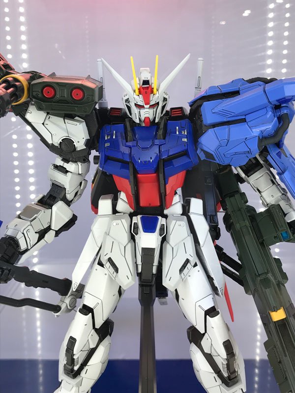 MG FAZZ / PG 퍼펙트 스트라이크 건담 전시사진_8.jpg