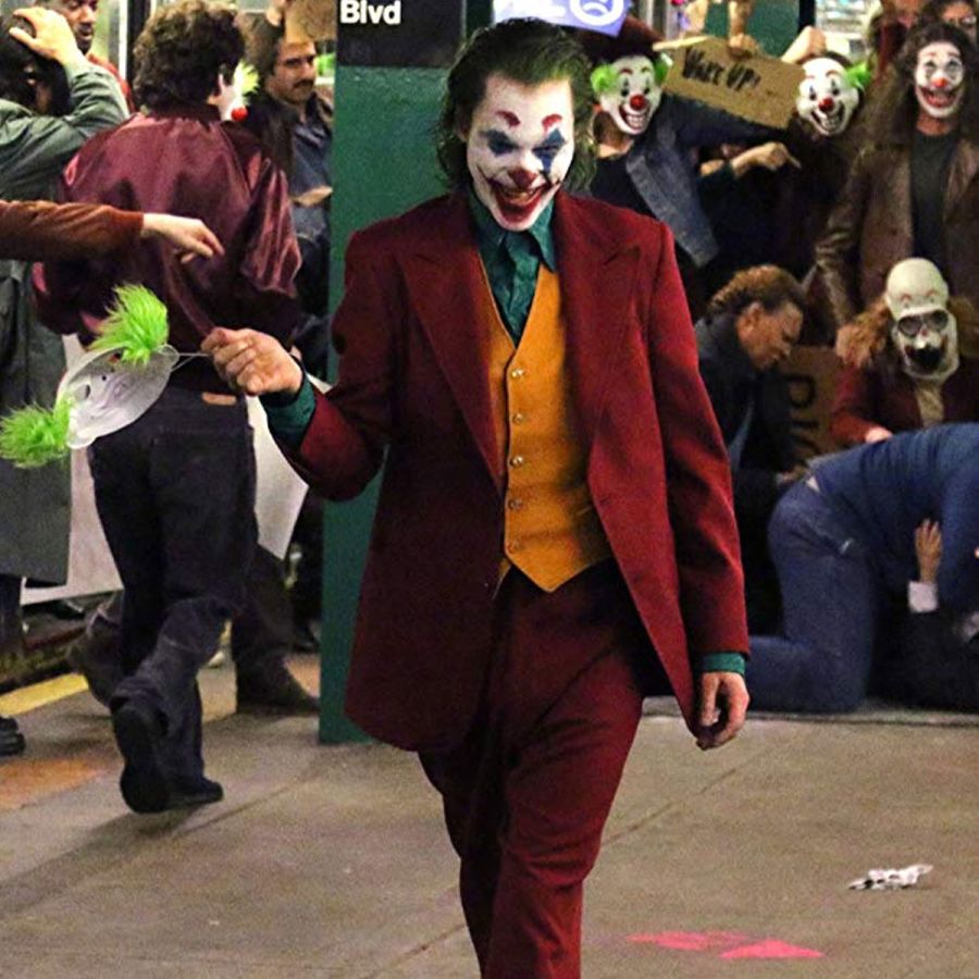 Joker-2019-Joaquin-Phoenix-Arthur-Fleck-coat.jpg