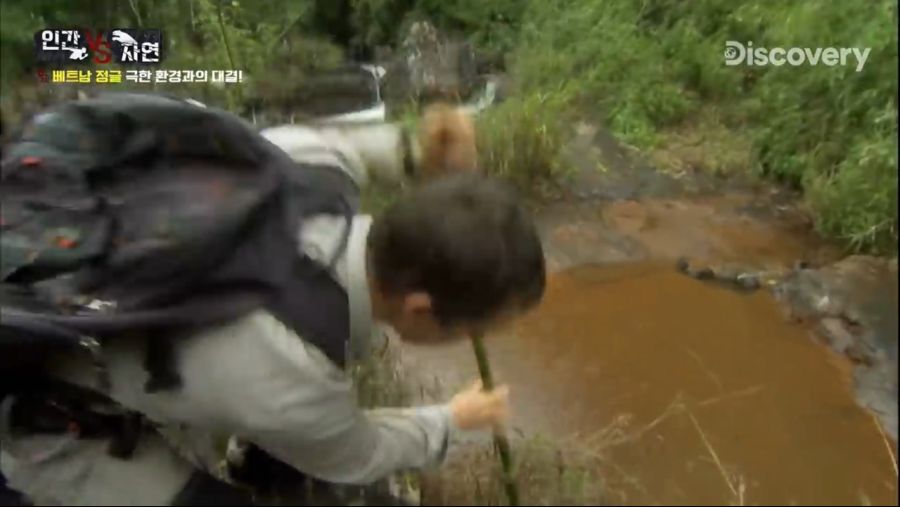 베어그릴스의 물고기 사냥.jpg_11.jpg