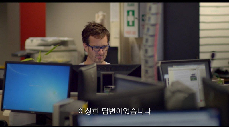 다큐 캡쳐)) 간지럼참기 대회는 동성애자를 용서하지 않아욧.jpg_5.jpg